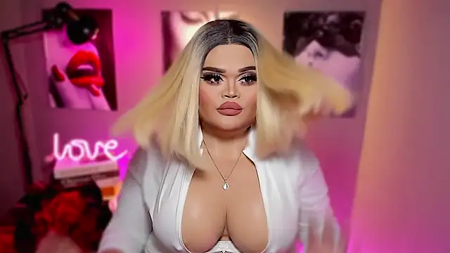 BelindaLove live sex cam