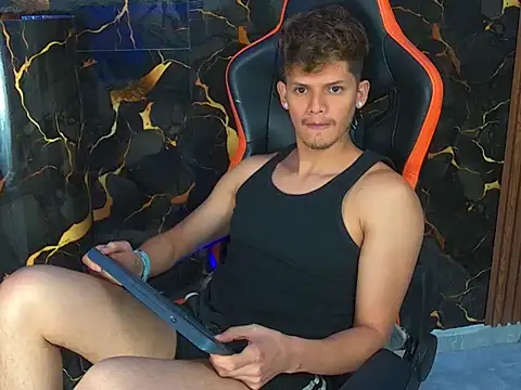 davilap_toyboy's cam snapshot