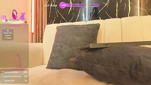 Mila_Vellrose_pm2's cam snapshot