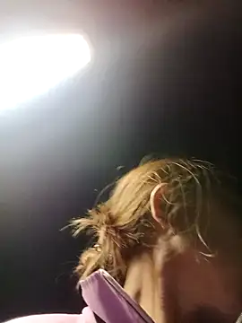 bella-la's cam snapshot