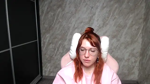 Reginasmilee's cam snapshot