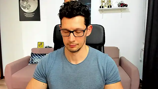 BrutusK08 live sex cam