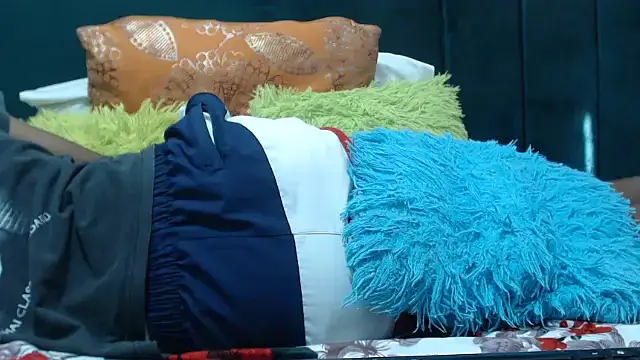 SweetSlenderChoc's cam snapshot