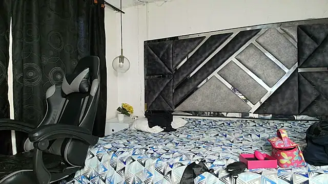 _julietta_'s cam snapshot