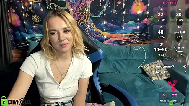 CrystalGirl99's cam snapshot