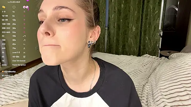 MiaBlanko's cam snapshot