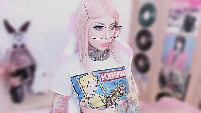 NikkiRamone's cam snapshot