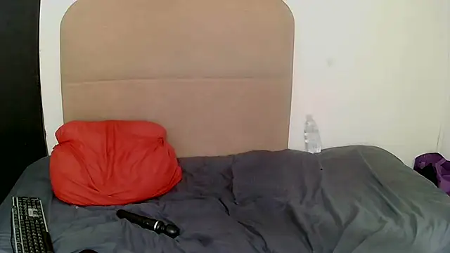 CuteHoney92's cam snapshot