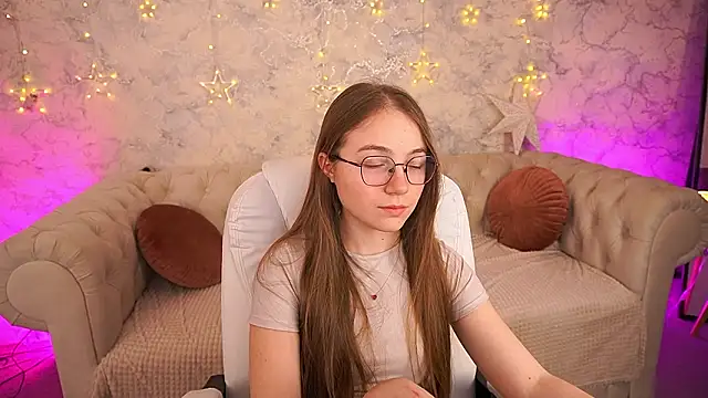 ArrinaWairr's cam snapshot