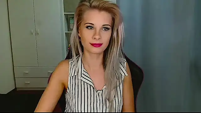 KristineGlow's cam snapshot