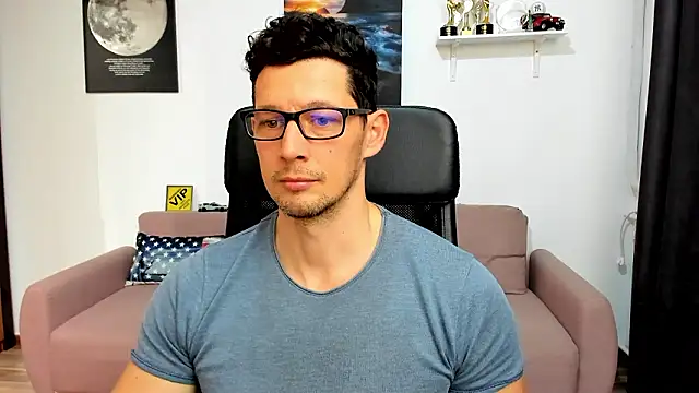 BrutusK08 live sex cam