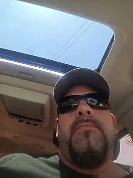 Tincho1051 live sex cam