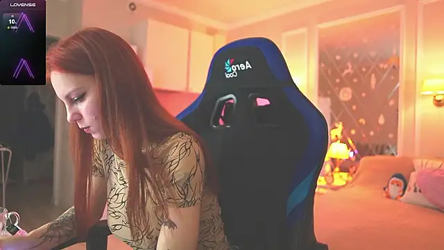 _alice_meyss_'s cam snapshot