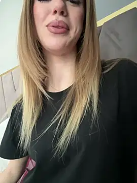 alexa-white's cam snapshot