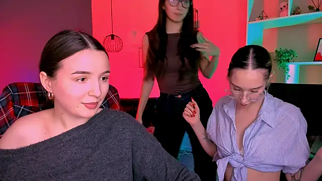 leslie_bird's cam snapshot