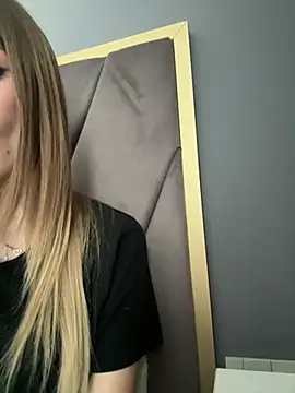 alexa-white's cam snapshot