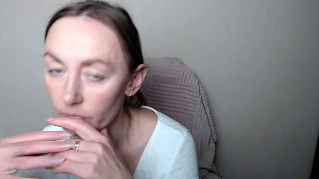 LiaSeass_'s cam snapshot