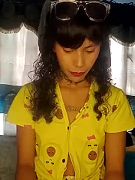 Bellatris_'s cam snapshot