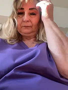 Irina2909@xh live sex cam