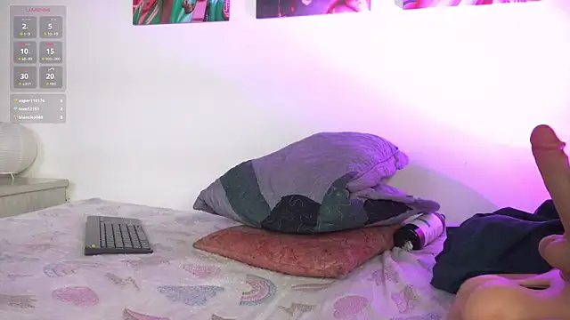 pocahotass_11's cam snapshot