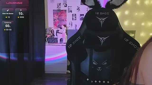 Luna_Navy's cam snapshot