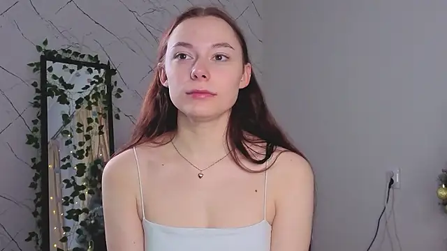 CoraleeVannatten live sex cam