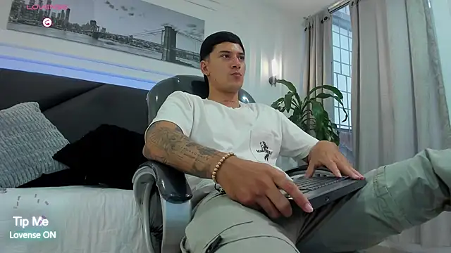 Damian23__ live sex cam