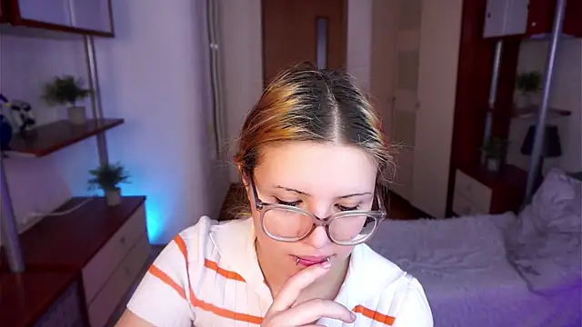 VerniceEngelking's cam snapshot