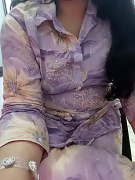 roshni_agrawal0's cam snapshot