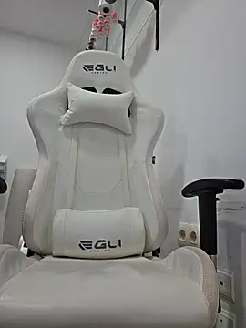 GatitaXD27's cam snapshot