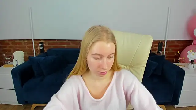 Alina_Blonde's cam snapshot