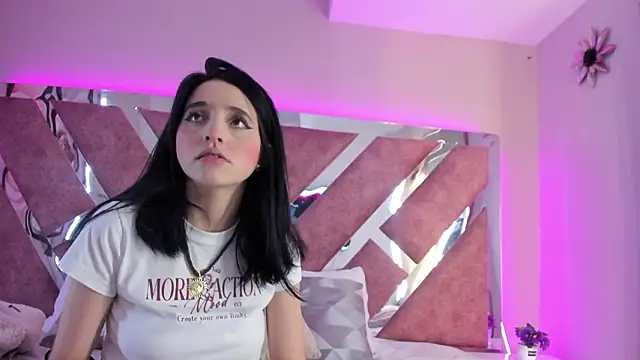 MeganR_'s cam snapshot