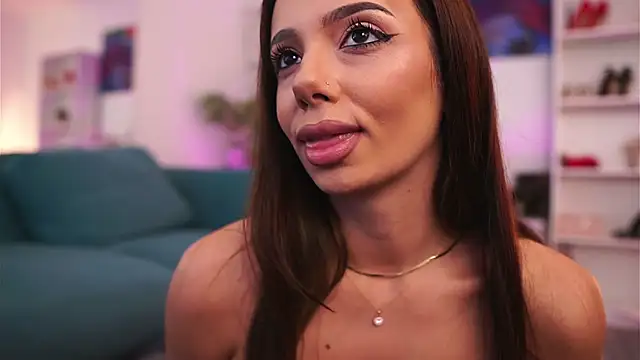 Aisha_Bee's cam snapshot