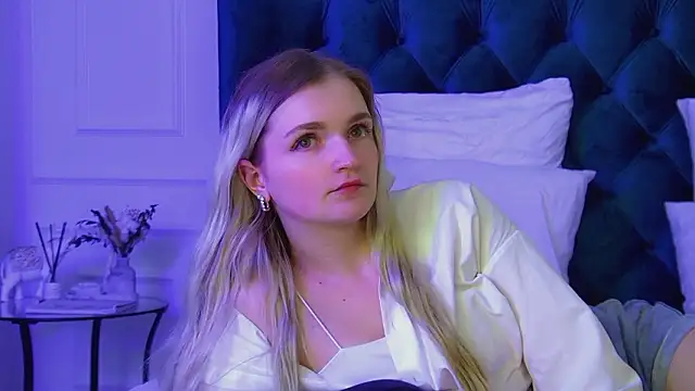 AnnyRaii's cam snapshot