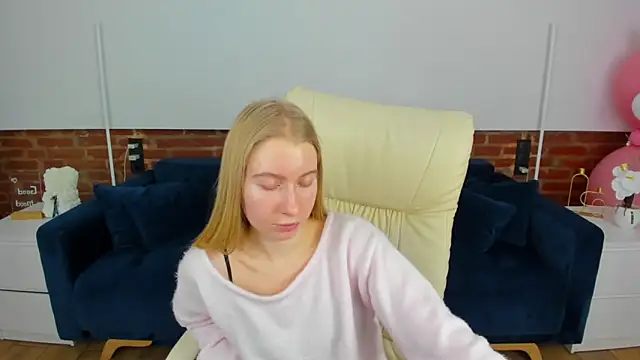 Alina_Blonde's cam snapshot