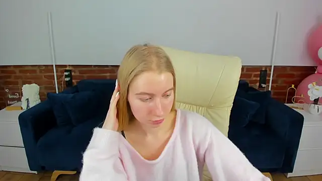 Alina_Blonde's cam snapshot