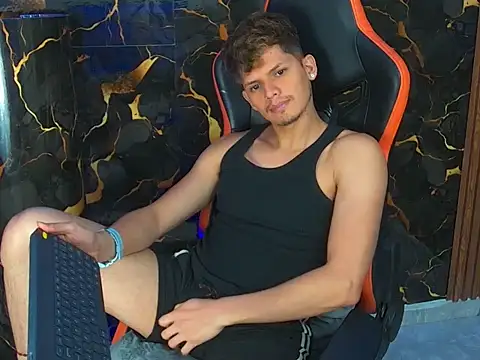 davilap_toyboy's cam snapshot