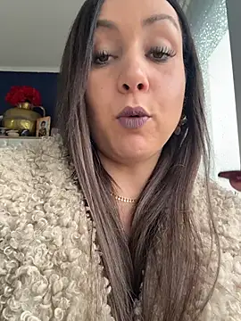 VeuveNoiire's cam snapshot