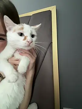 alexa-white's cam snapshot