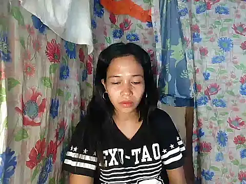 PinaySkinnyGirl's cam snapshot