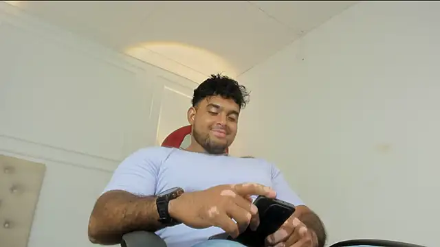 Big_furry_bear13 live sex cam