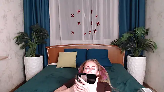 HitGyrl's cam snapshot