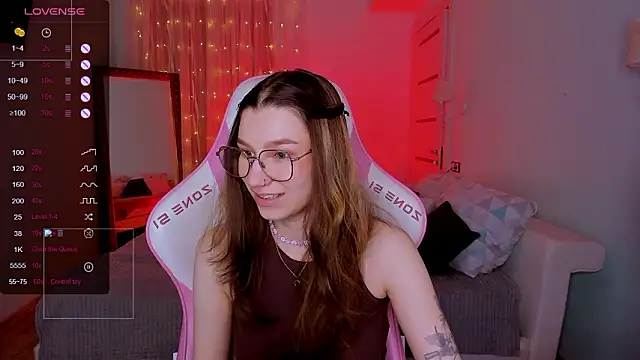 LinaBlossom_'s cam snapshot