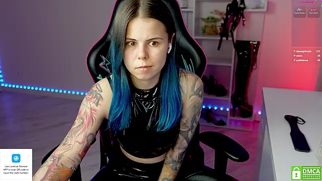 QueenAliceX live sex cam