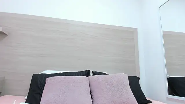 mia_luxx1's cam snapshot