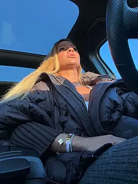 LovingBlondie live sex cam