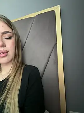 alexa-white's cam snapshot