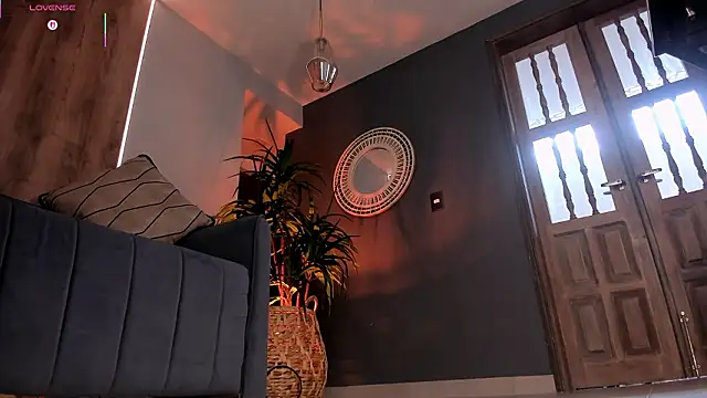 RoxanneHill_'s cam snapshot