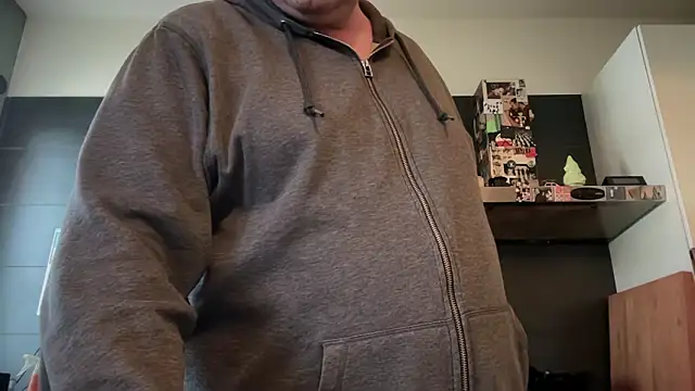 theitalianbear live sex cam