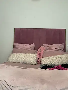 Bootyliciouse21X's cam snapshot